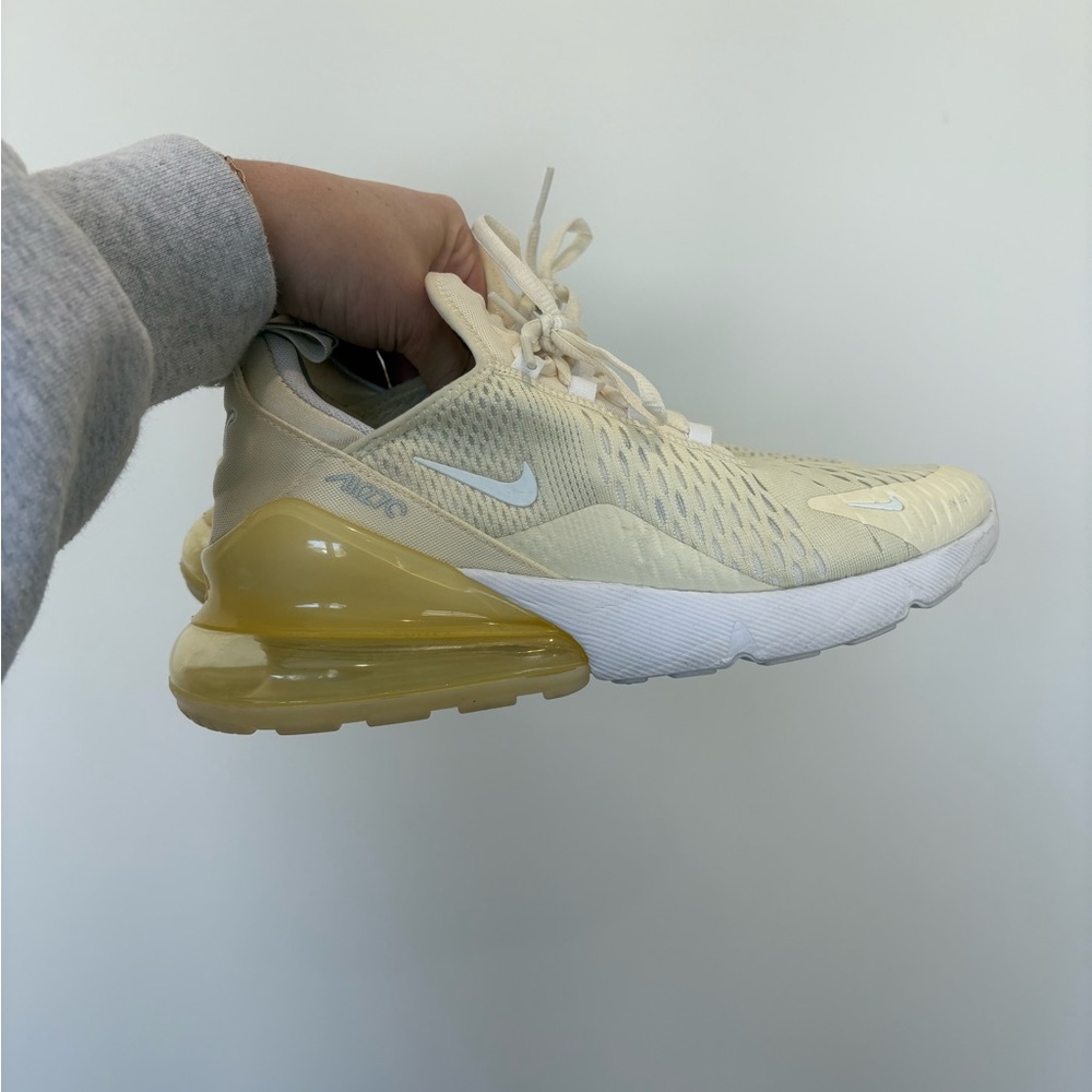 Nike Air Max 270 Cream Yellow Sneakers with Breathable Mesh